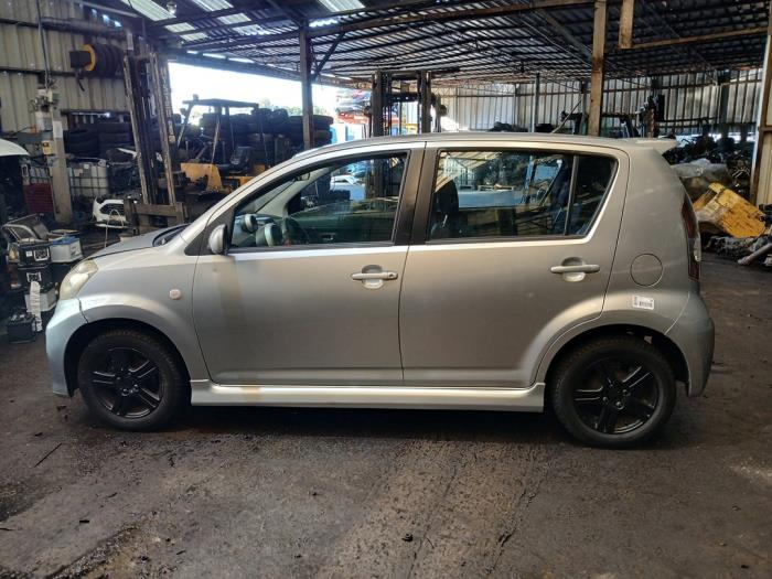 Daihatsu Sirion 2 1.3 16V DVVT Sloopvoertuig (2005, Grijs)