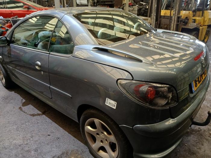 Peugeot 206 CC 1.6 16V Sloopvoertuig (2006, Grijs)