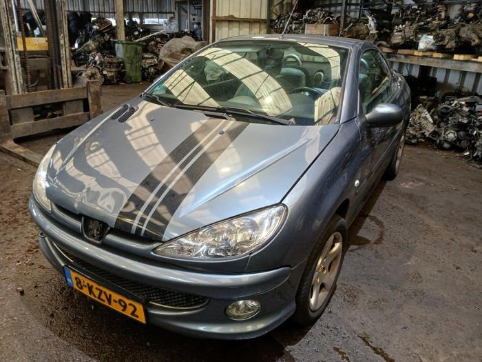 Peugeot 206 CC 1.6 16V Sloopvoertuig (2006, Grijs)