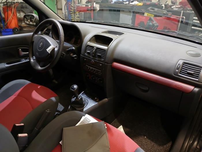 Renault Clio II 1.2 Sloopvoertuig (2003, Zwart)