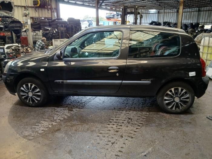 Renault Clio II 1.2 Sloopvoertuig (2003, Zwart)