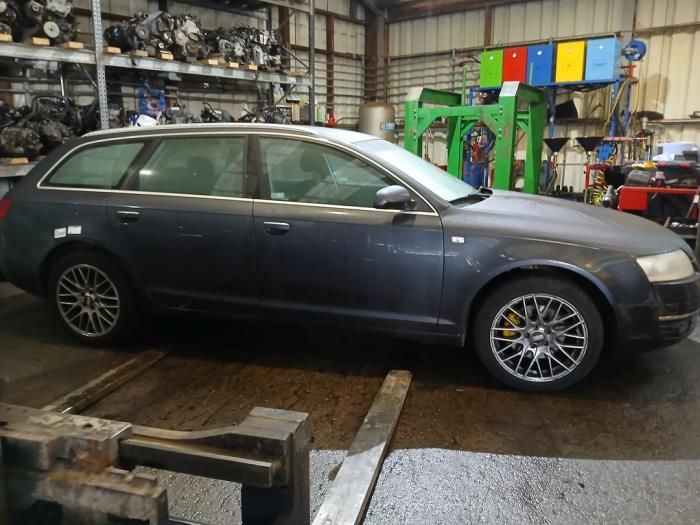 Audi A6 Avant 2.4 V6 24V Sloopvoertuig (2006, Grijs)
