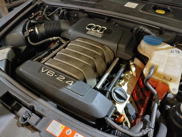 Audi A6 Avant 2.4 V6 24V Sloopvoertuig (2006, Grijs)