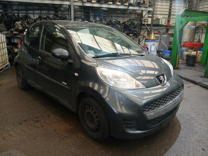 Peugeot 107 1.0 12V Sloopvoertuig (2011, Grijs)