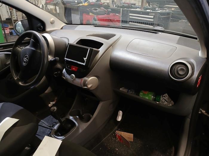Toyota Aygo 1.0 12V VVT-i Sloopvoertuig (2008, Zwart)