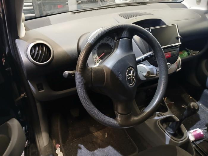 Toyota Aygo 1.0 12V VVT-i Sloopvoertuig (2008, Zwart)