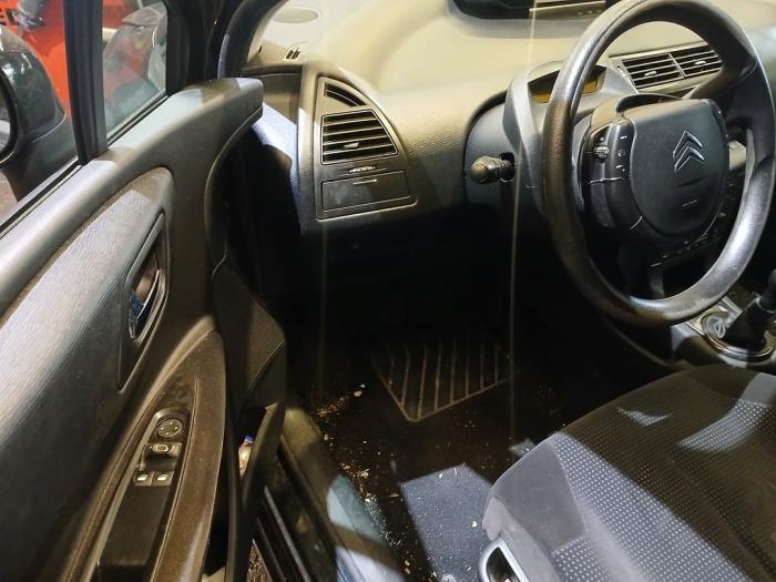 Citroen C4 Berline 1.4 16V Sloopvoertuig (2008, Zwart)