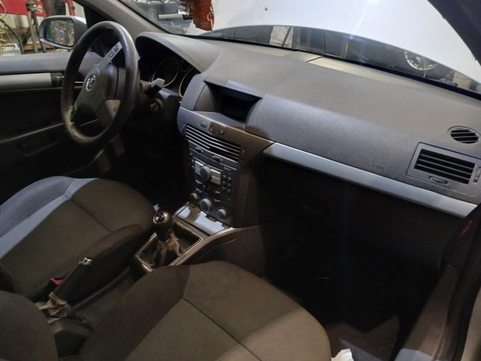 Opel Astra H SW 1.6 16V Twinport Sloopvoertuig (2004, Grijs)