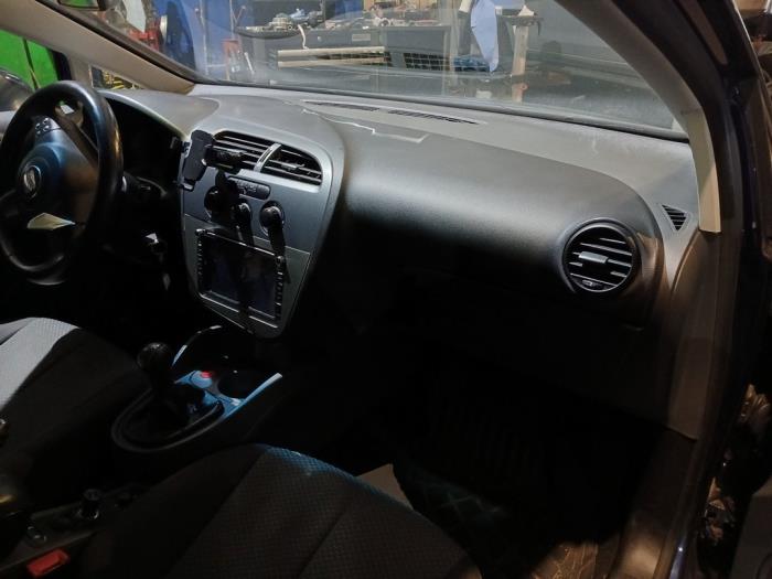 Seat Leon 1.6 Sloopvoertuig (2007, Blauw)