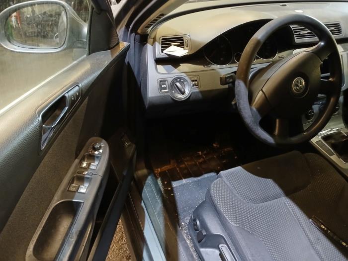 Volkswagen Passat 2.0 FSI 16V Sloopvoertuig (2005, Grijs)