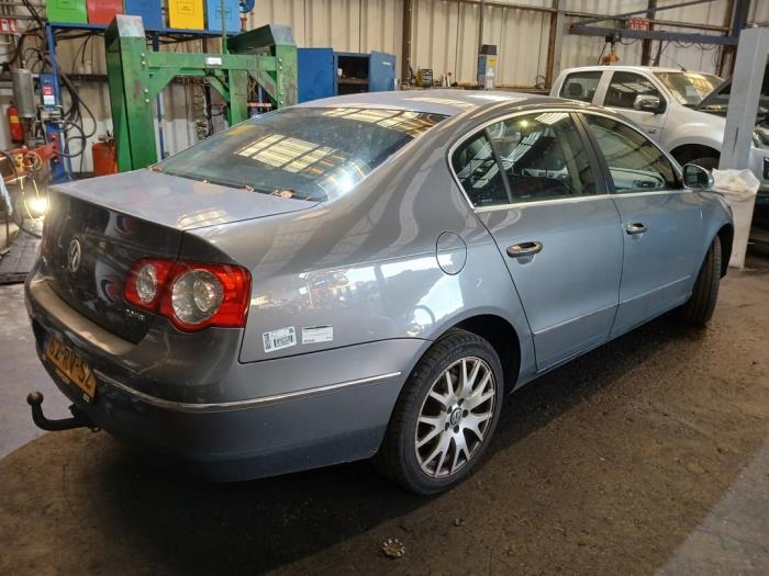 Volkswagen Passat 2.0 FSI 16V Sloopvoertuig (2005, Grijs)