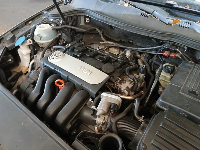 Volkswagen Passat 2.0 FSI 16V Sloopvoertuig (2005, Grijs)