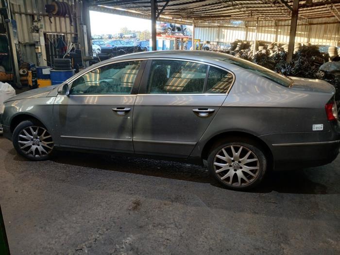Volkswagen Passat 2.0 FSI 16V Sloopvoertuig (2005, Grijs)