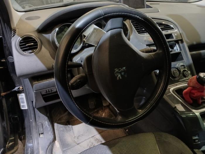 Peugeot 5008 I 1.6 VTI 16V Sloopvoertuig (2010, Zwart)