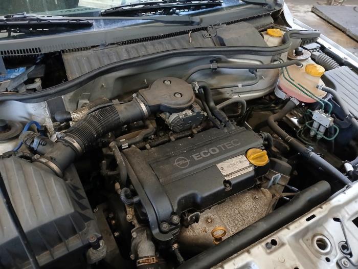 Opel Corsa C 1.2 16V Sloopvoertuig (2003, Grijs)