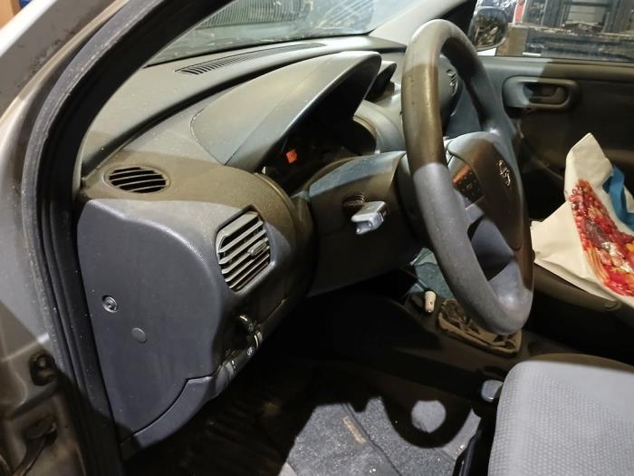 Opel Corsa C 1.2 16V Sloopvoertuig (2003, Grijs)