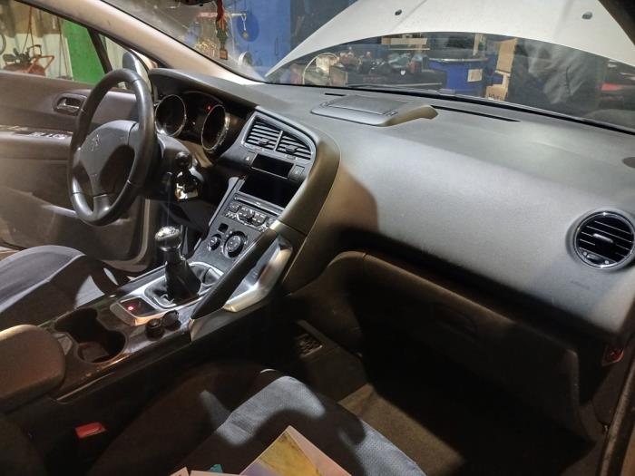 Peugeot 3008 I 1.6 VTI 16V Sloopvoertuig (2009)