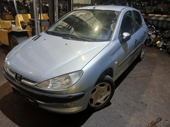 Peugeot 206 1.4 XR,XS,XT,Gentry Sloopvoertuig (2002, Grijs)