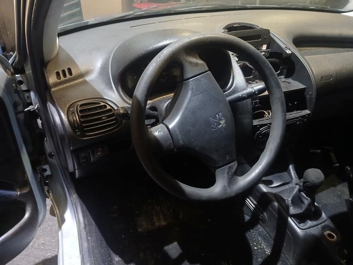 Peugeot 206 1.4 XR,XS,XT,Gentry Sloopvoertuig (2002, Grijs)