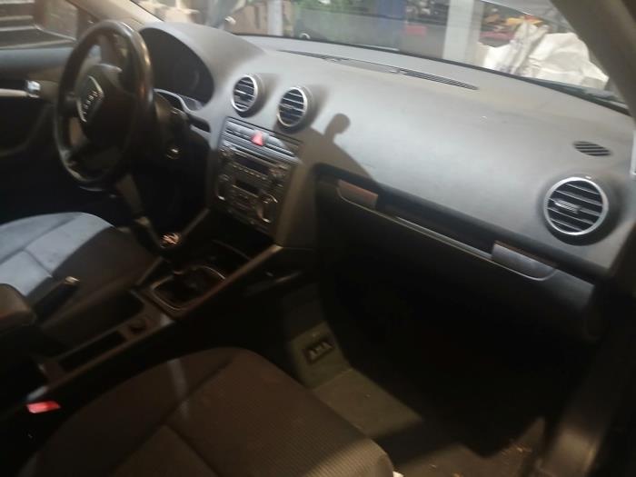 Audi A3 Sportback 1.6 Sloopvoertuig (2005, Zwart)