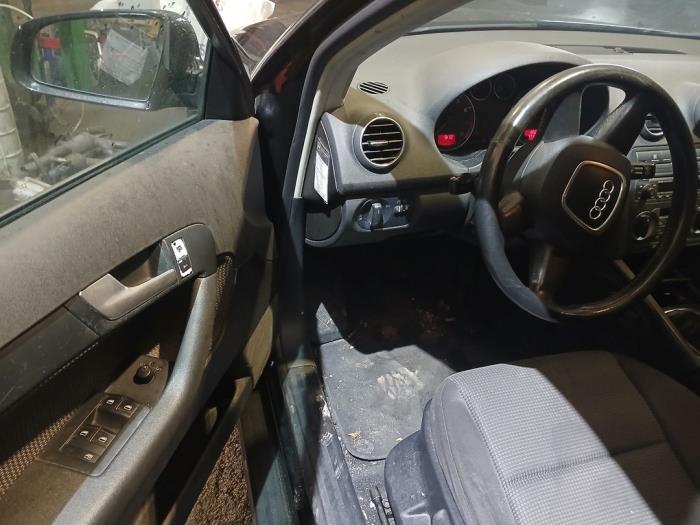 Audi A3 Sportback 1.6 Sloopvoertuig (2005, Zwart)