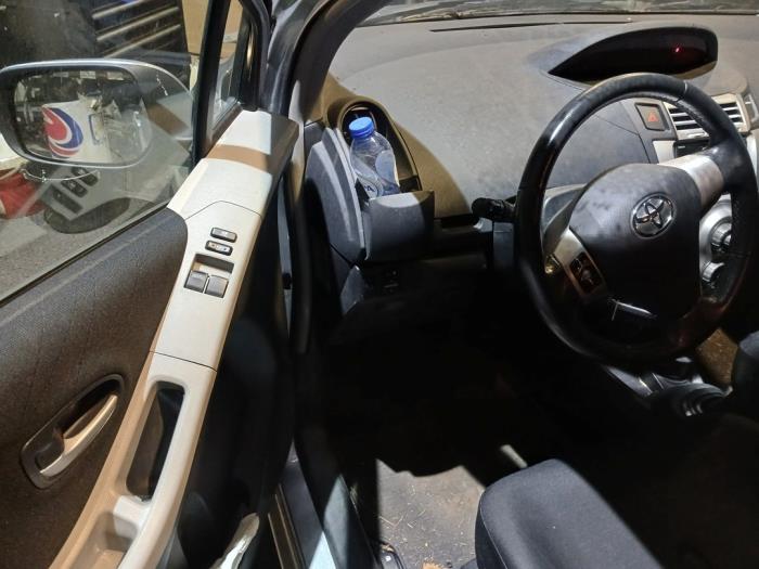 Toyota Yaris II 1.4 D-4D Sloopvoertuig (2008)