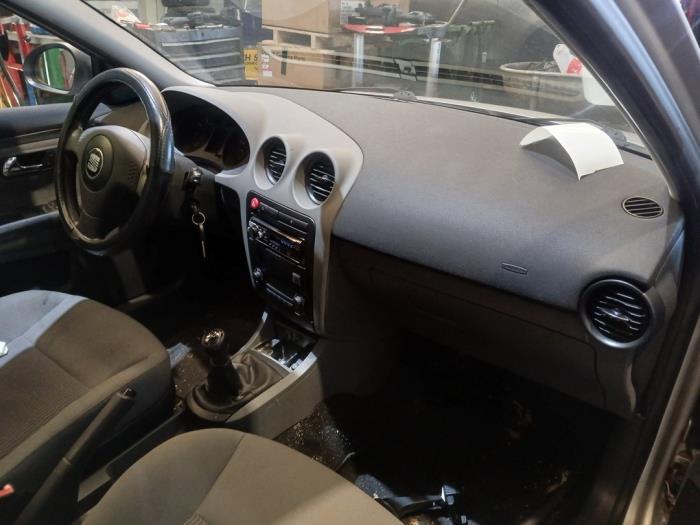 Seat Cordoba 1.4 16V Sloopvoertuig (2004, Grijs)