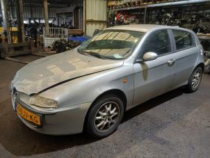 Alfa Romeo 147 1.6 HP Twin Spark 16V  (Sloop)