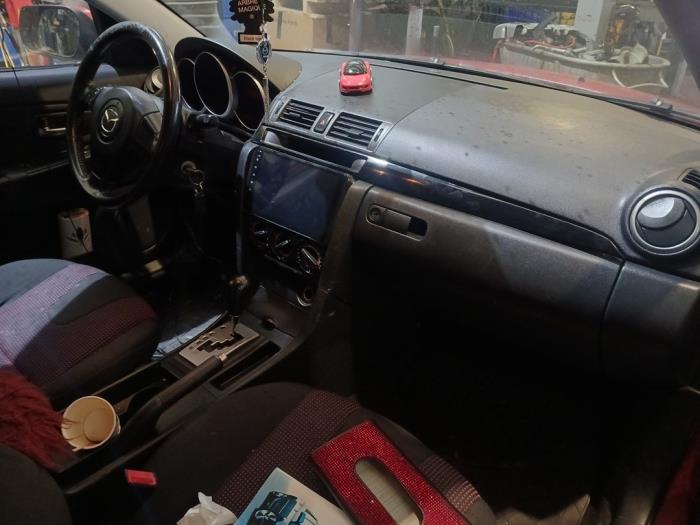 Mazda 3 1.6i 16V Sloopvoertuig (2004, Rood)