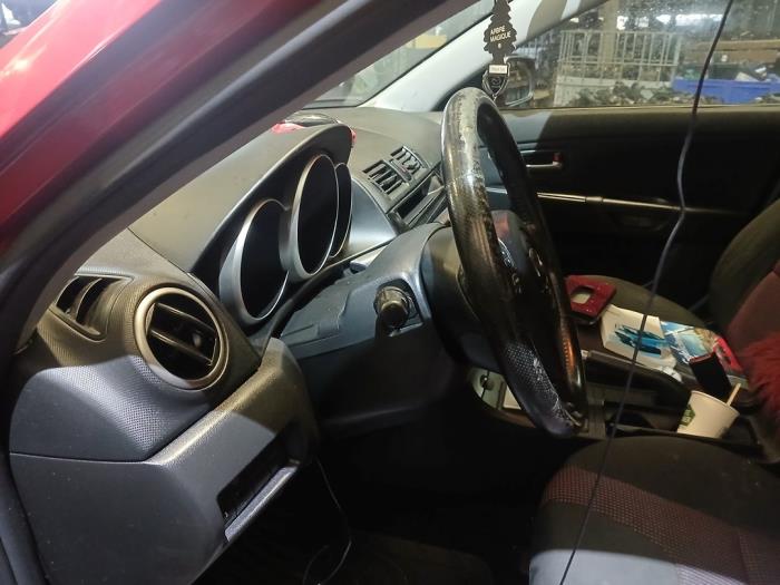 Mazda 3 1.6i 16V Sloopvoertuig (2004, Rood)