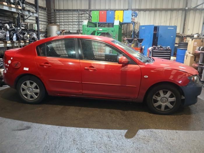 Mazda 3 1.6i 16V Sloopvoertuig (2004, Rood)