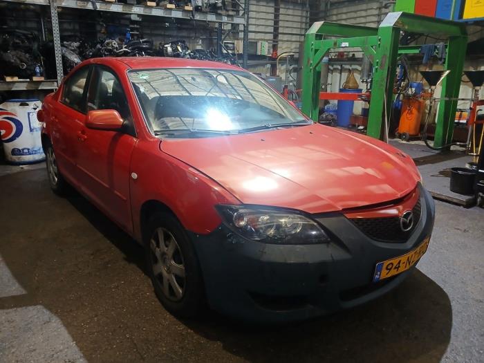 Mazda 3 1.6i 16V Sloopvoertuig (2004, Rood)