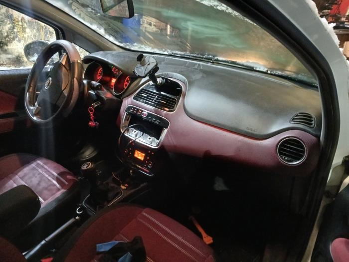 Fiat Punto Evo 1.3 JTD Multijet 85 16V Euro 5 Sloopvoertuig (2011, Wit)