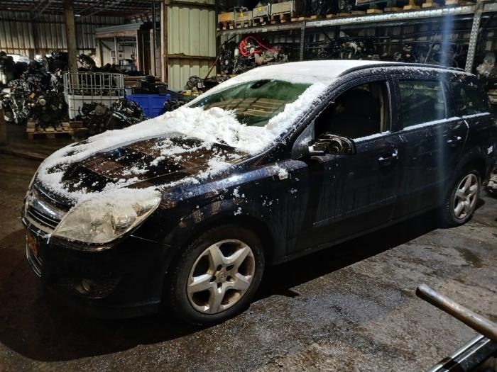 Opel Astra H SW 1.6 16V Twinport Sloopvoertuig (2008, Zwart)