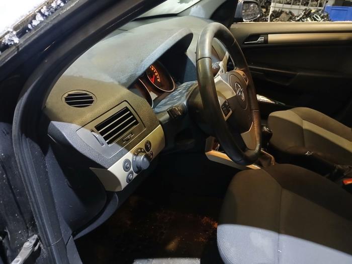 Opel Astra H SW 1.6 16V Twinport Sloopvoertuig (2008, Zwart)