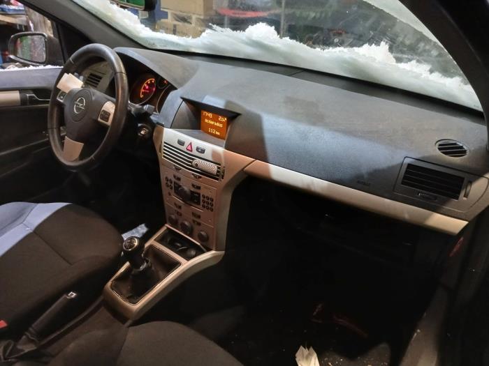 Opel Astra H SW 1.6 16V Twinport Sloopvoertuig (2008, Zwart)