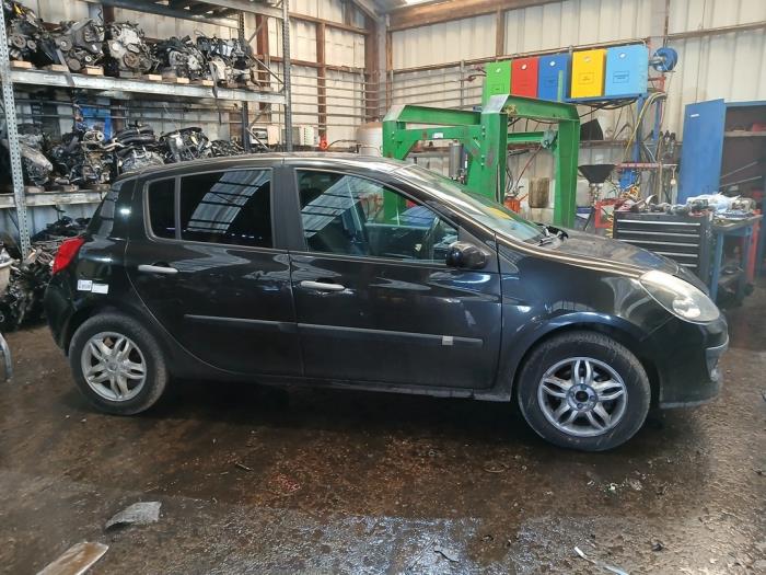 Renault Clio III 1.4 16V Sloopvoertuig (2006, Zwart)