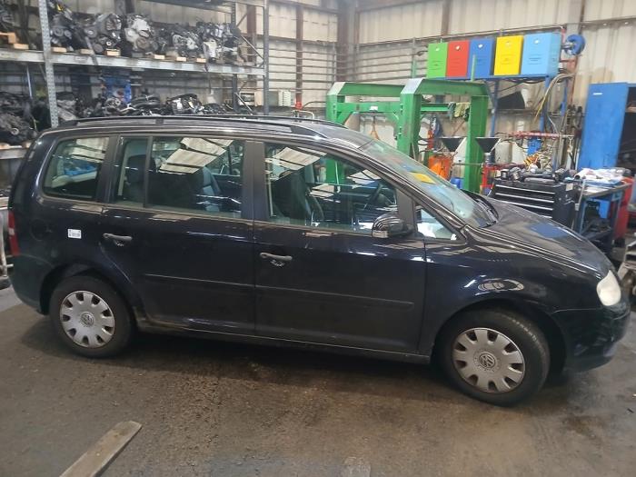 Volkswagen Touran 1.6 FSI 16V Sloopvoertuig (2006, Zwart)
