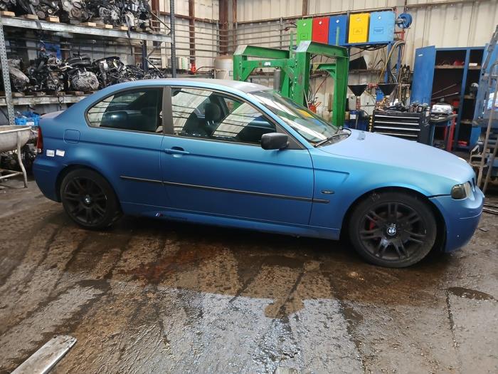 BMW 3 serie Compact 318ti 16V Sloopvoertuig (2003, Zwart)