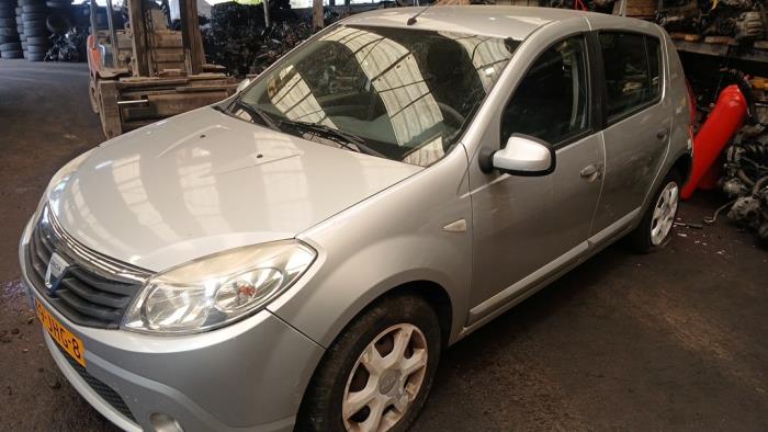 Dacia Sandero I 1.6  (Sloop)