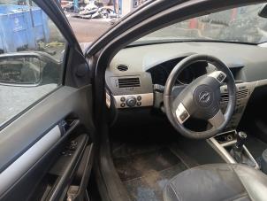 Opel Astra H SW 1.6 16V Twinport Sloopvoertuig (2007, Zwart)