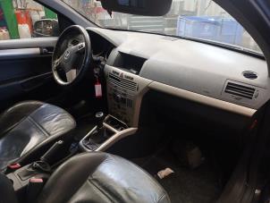 Opel Astra H SW 1.6 16V Twinport Sloopvoertuig (2007, Zwart)