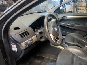 Opel Astra H SW 1.6 16V Twinport Sloopvoertuig (2007, Zwart)