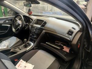 Opel Insignia Sports Tourer 1.8 16V Ecotec Sloopvoertuig (2010, Zwart)