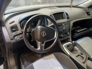Opel Insignia Sports Tourer 1.8 16V Ecotec Sloopvoertuig (2010, Zwart)