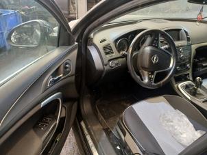 Opel Insignia Sports Tourer 1.8 16V Ecotec Sloopvoertuig (2010, Zwart)