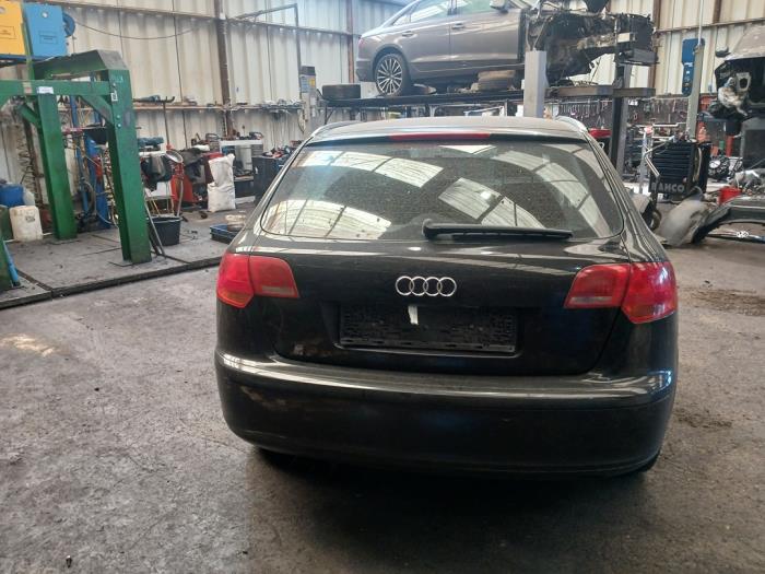 Audi A3 Sportback 2.0 T FSI 16V Quattro Sloopvoertuig (2006, Zwart)