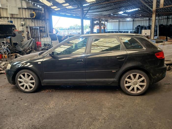 Audi A3 Sportback 2.0 T FSI 16V Quattro Sloopvoertuig (2006, Zwart)