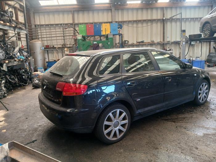 Audi A3 Sportback 2.0 T FSI 16V Quattro Sloopvoertuig (2006, Zwart)