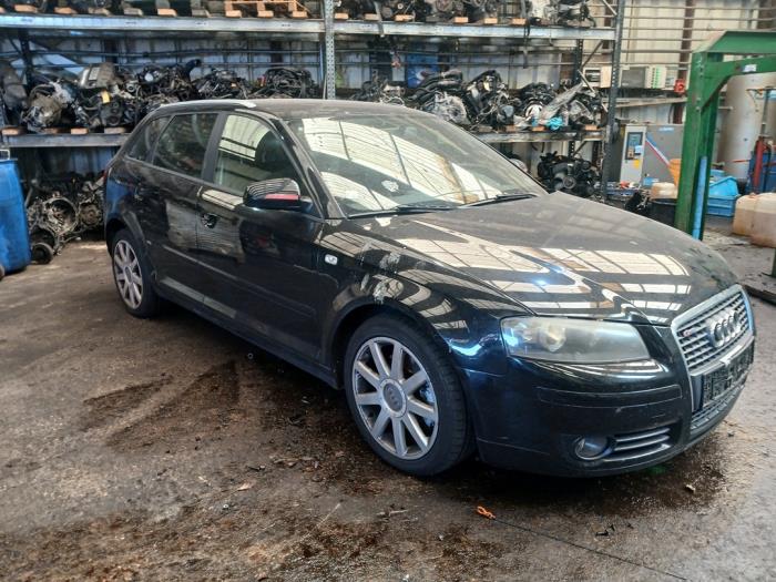 Audi A3 Sportback 2.0 T FSI 16V Quattro Sloopvoertuig (2006, Zwart)